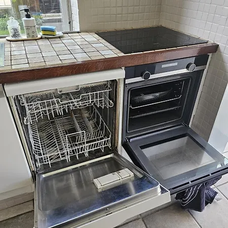 Maison 3 Chambres, Garage Et Jardin * モンス