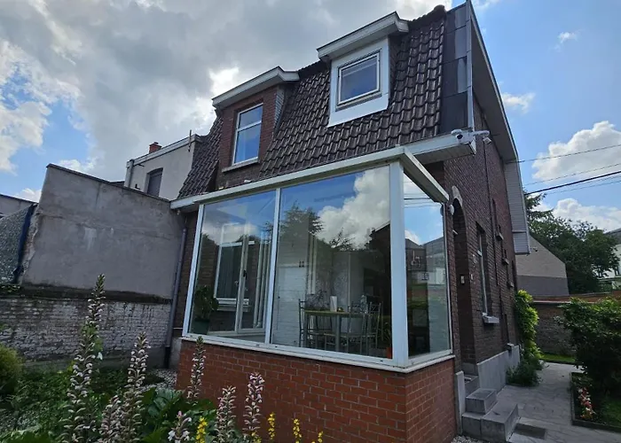 Maison 3 Chambres, Garage Et Jardin Villa *