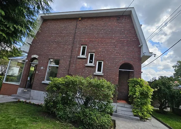 Maison 3 Chambres, Garage Et Jardin Villa *