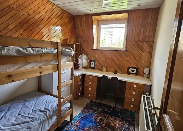 Villa Maison 3 Chambres, Garage Et Jardin *